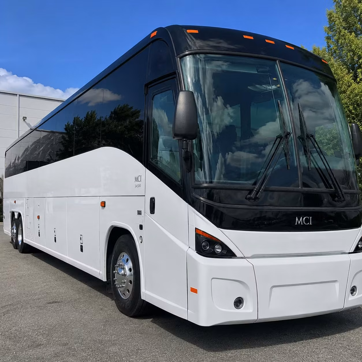 reliable commuter shuttle bus services across the staten island expressway corridor