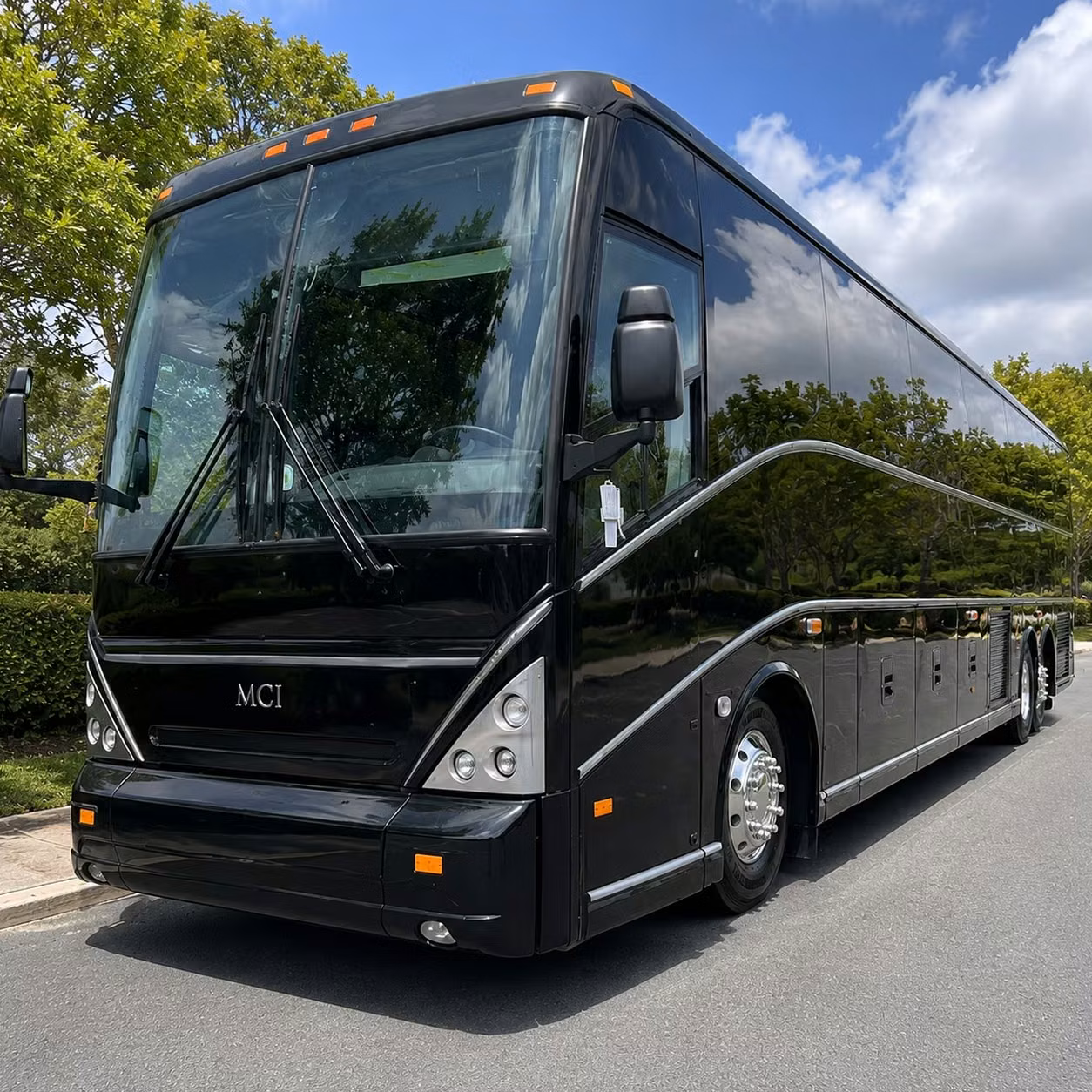 staten island charter bus rental exterior